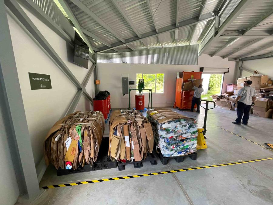 Orwak y Avenida Escazú, Mall Mixto, Costa Rica