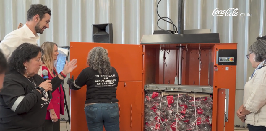 ORWAK En El Escenario En El Día Del Reciclador En Chile